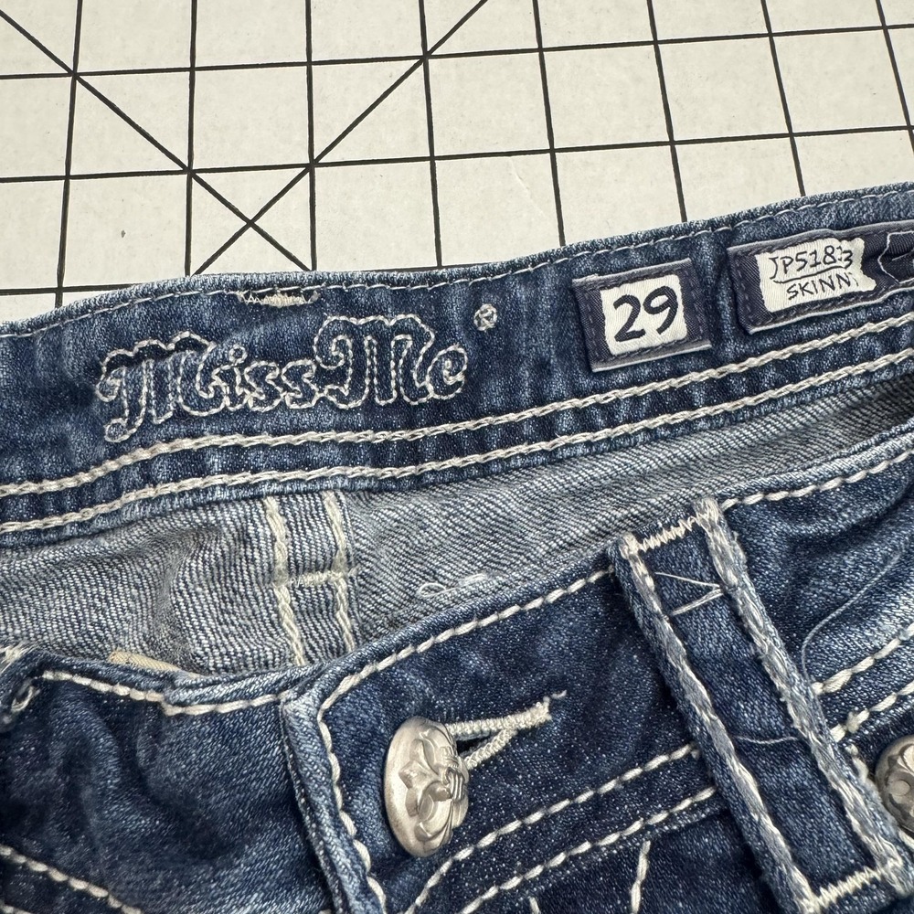 Miss Me Shorts Womens 29 Blue Denim Cuffed Hot Pants Fleur De Lis Pockets JP5187 - Picture 2 of 3